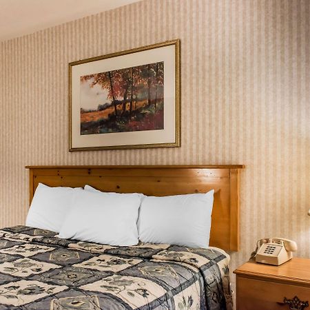 Rodeway Inn Amish Country Smoketown  Extérieur photo