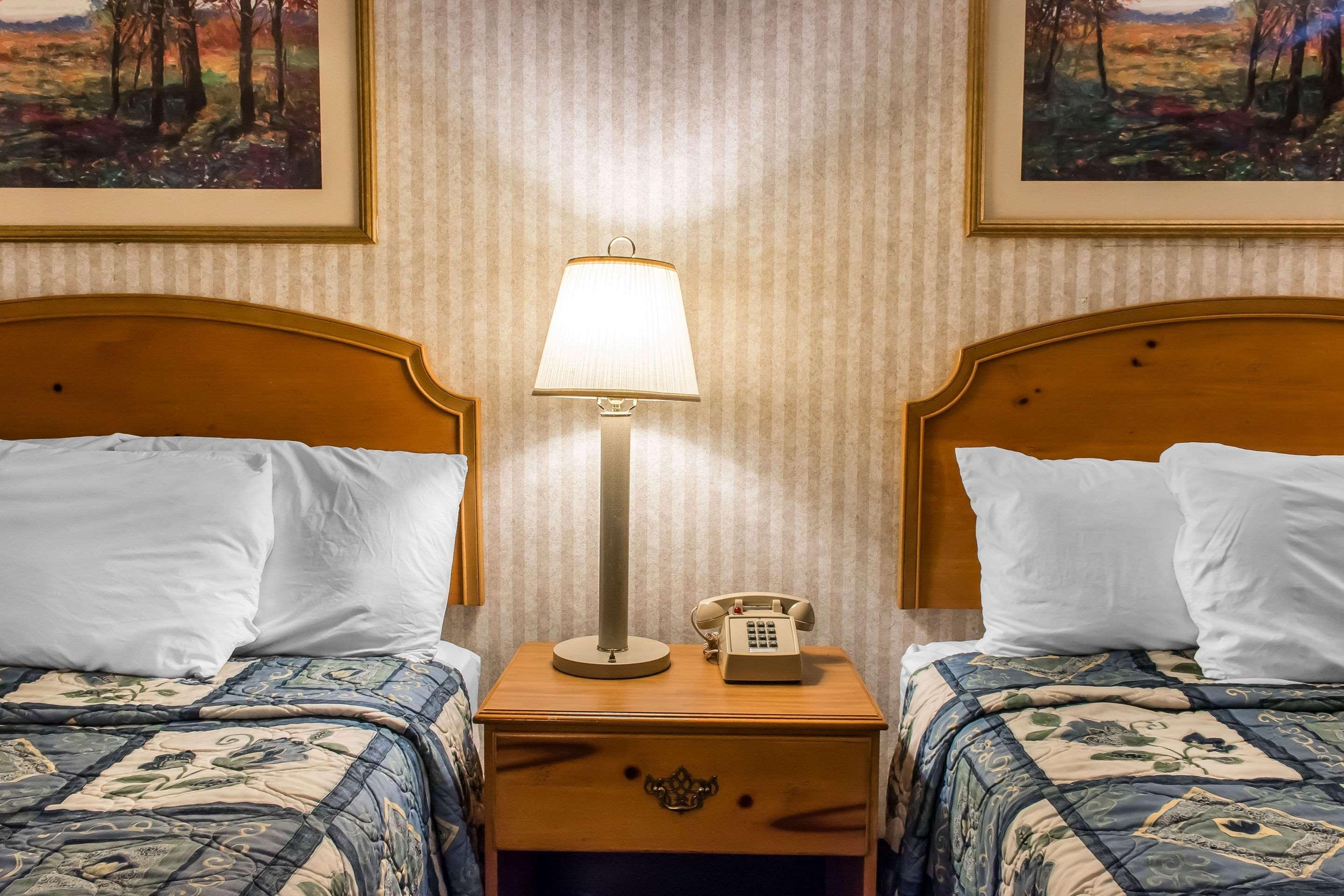 Rodeway Inn Amish Country Smoketown  Extérieur photo