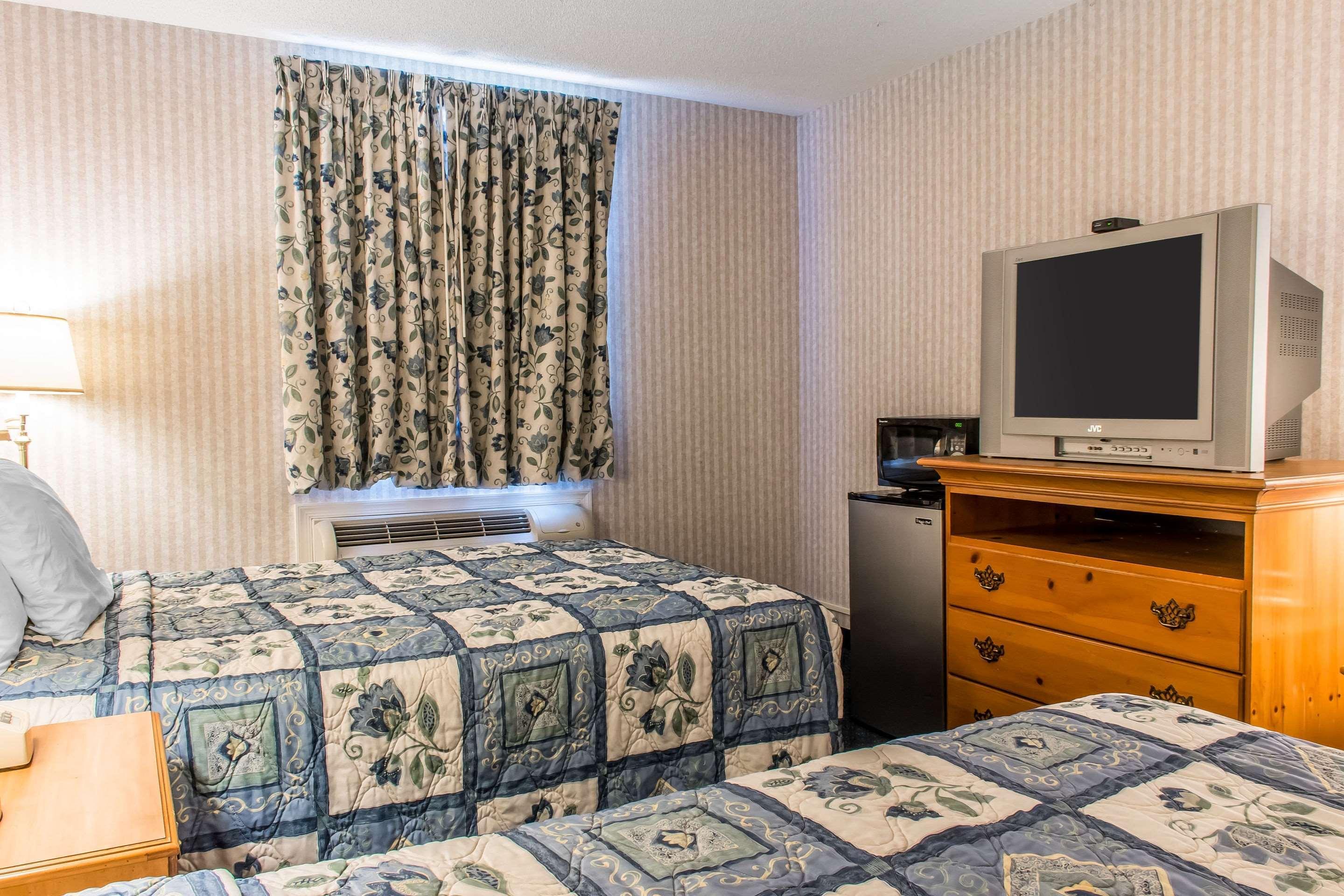 Rodeway Inn Amish Country Smoketown  Extérieur photo
