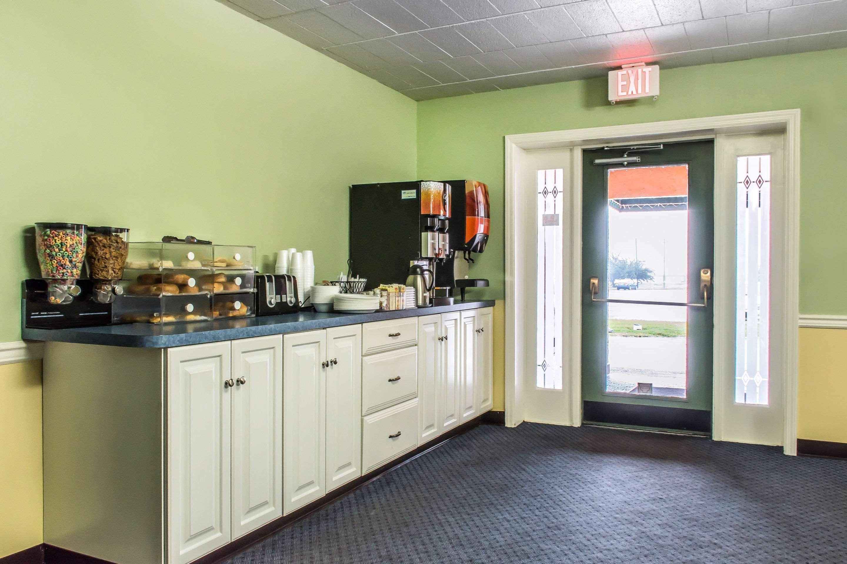 Rodeway Inn Amish Country Smoketown  Extérieur photo
