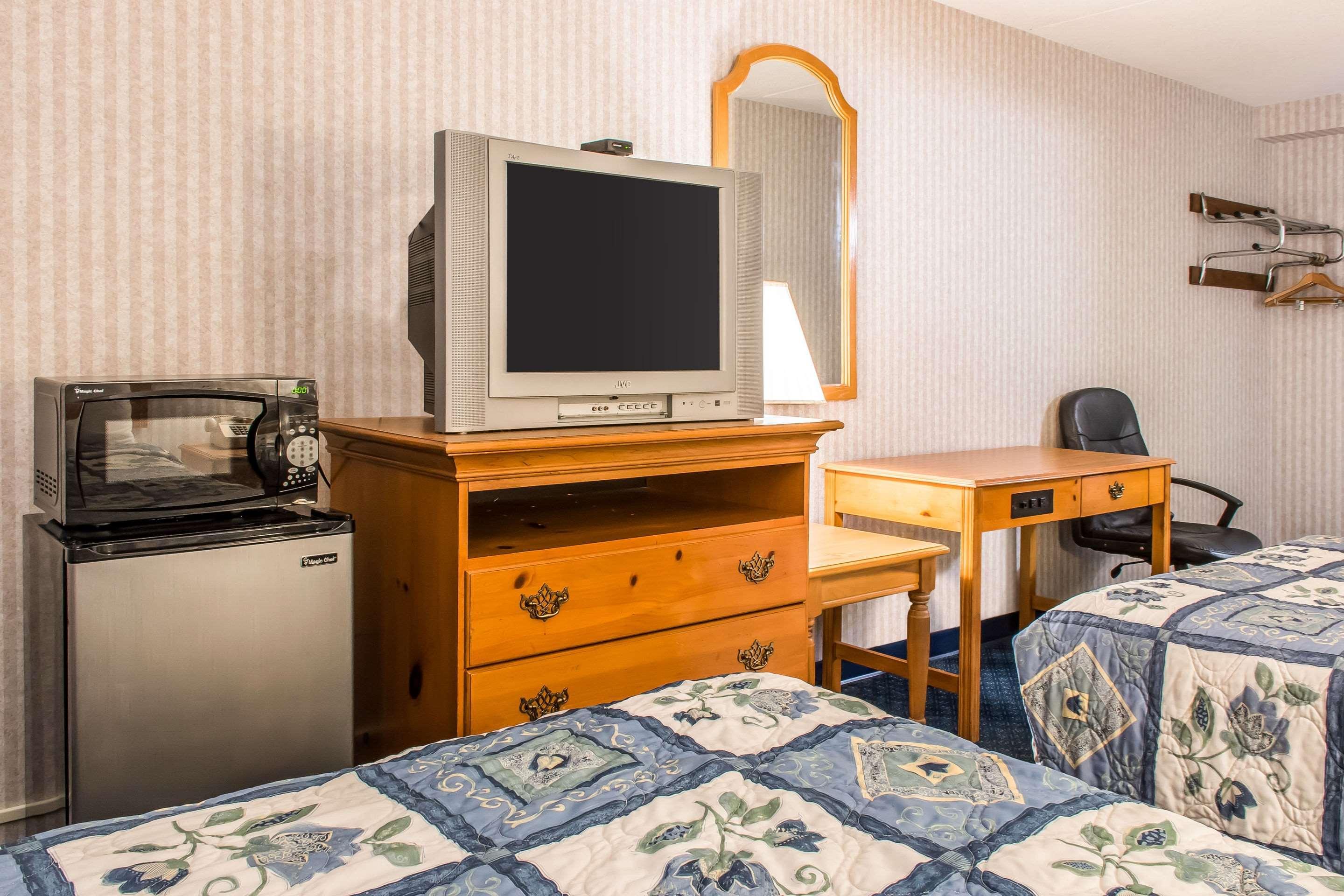 Rodeway Inn Amish Country Smoketown  Extérieur photo